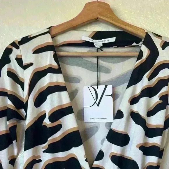 NWT Diane Von Furstenberg Julian Wrap Dress 100%  Silk - Picture 3 of 15